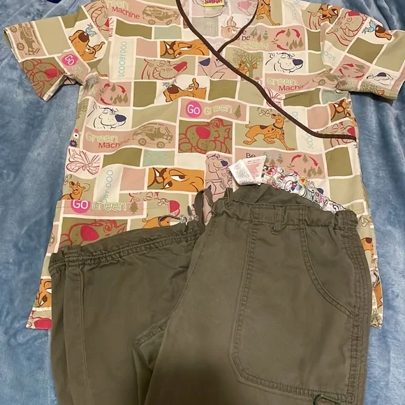 COPY - Womens scrubs - Picture 3 of 3